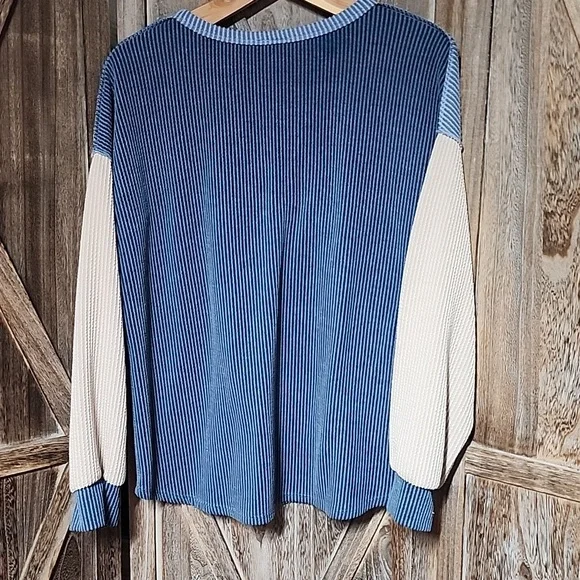 7th Ray Ladies Top - Picture 4 of 6